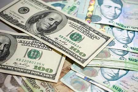 На валютном межбанке Армении за 10-14 июля долларовые сделки в разы подскочили, а рублевые задержались в спаде