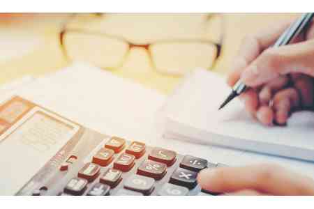 Corporate lending ahead of individual loans, but risks remain 