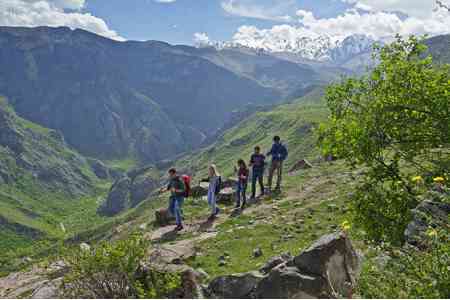 Armenia welcomed 2.12 million tourists  in January-November