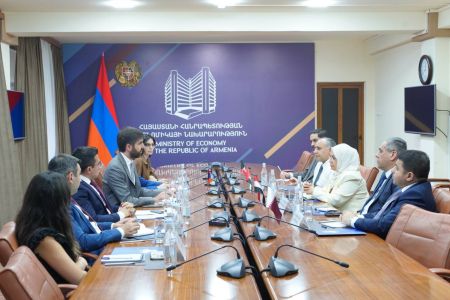 RA Economy Ministry officials, Ambassadors of Persian Gulf countries  discuss expanding trade and economic cooperation