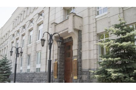 Central Bank of Armenia discusses macroeconomic policy in an  unpredictable and shock-prone world